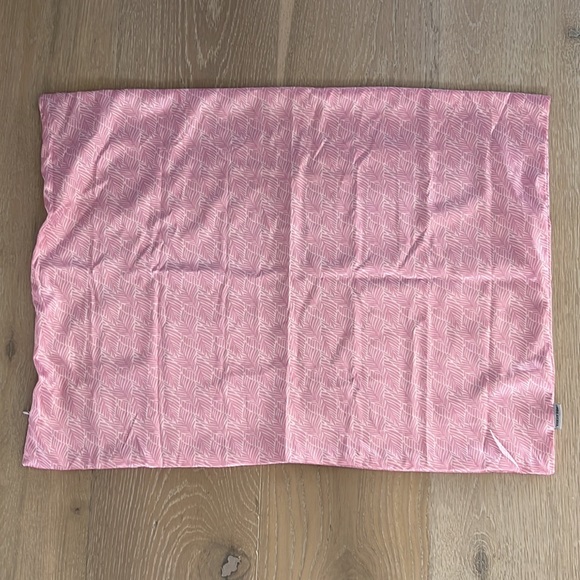 Silky Satin Pillowcase & bag. NWOT. - Picture 3 of 5